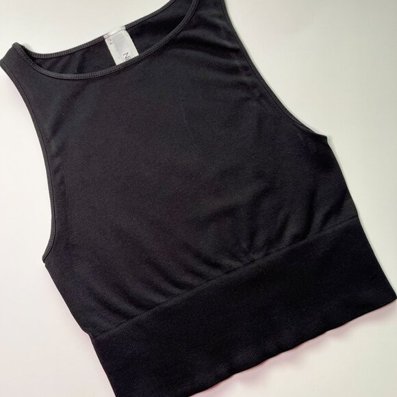 Black Solid High Neck Crop Top - Picture 3 of 3